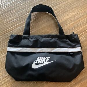 Nike gym bag - excellent condition!
